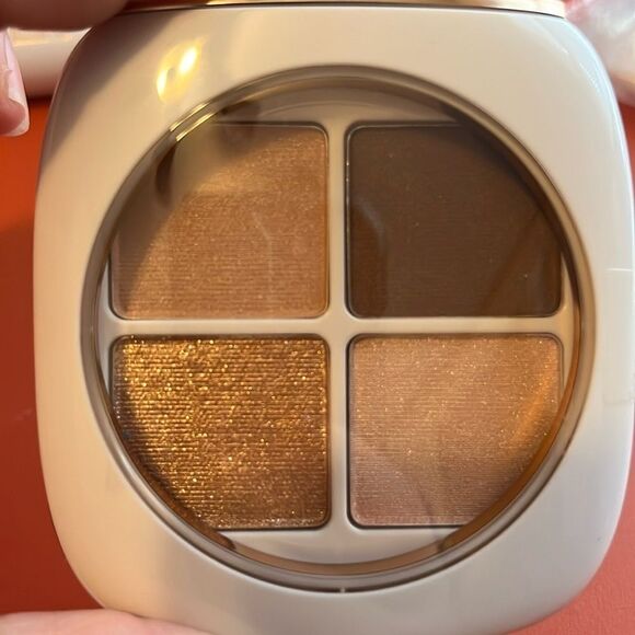 Flower by Drew Barrymore Make Up Bundle - Picture 3 of 4